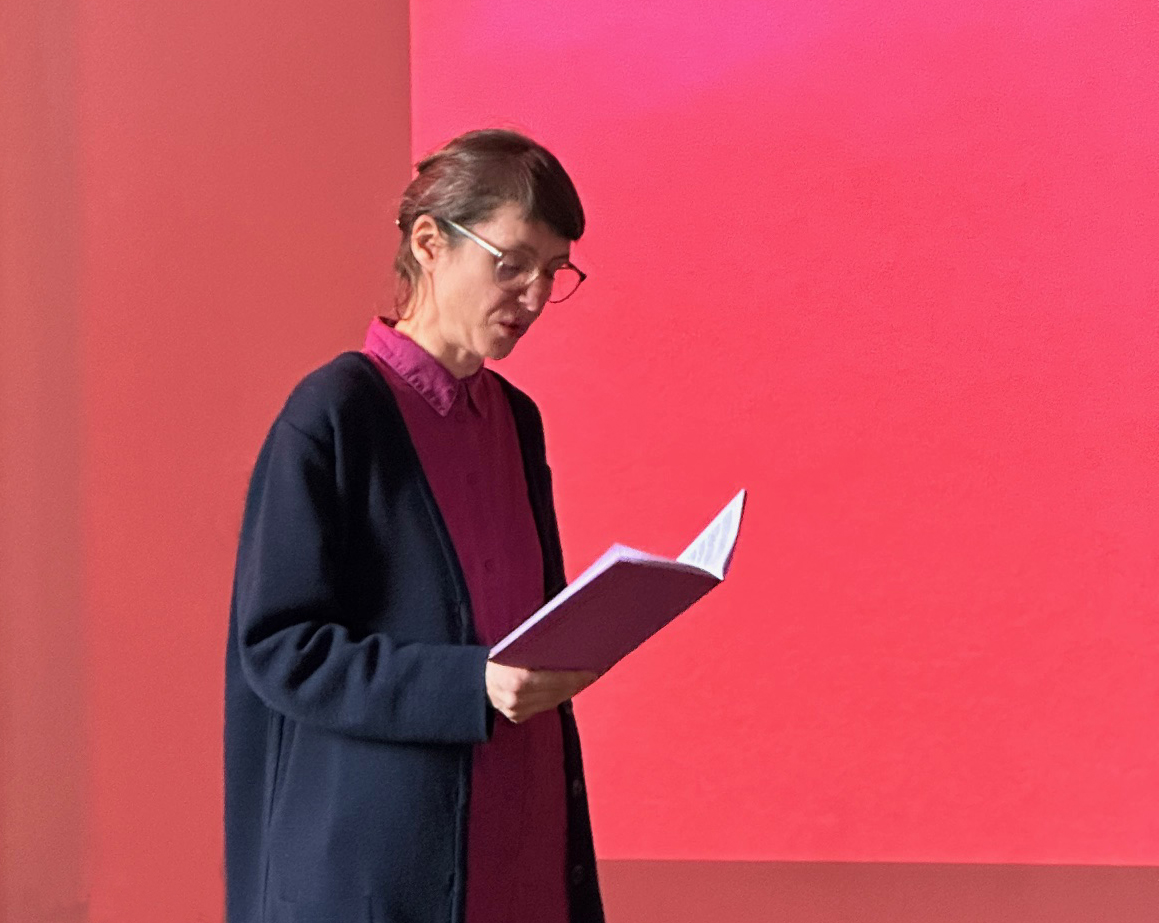 Julia Mensch, Kiwicha, lecture performance, 2024